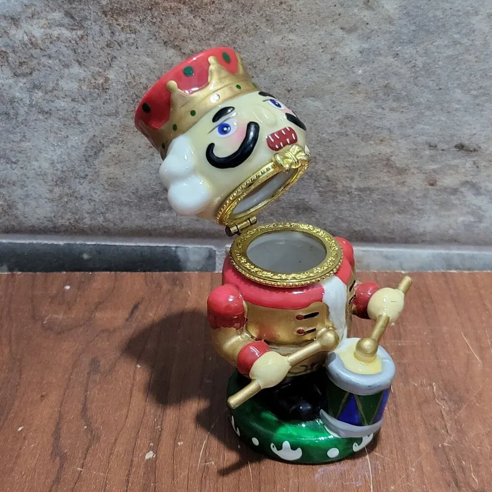 N/A porcelain drummer